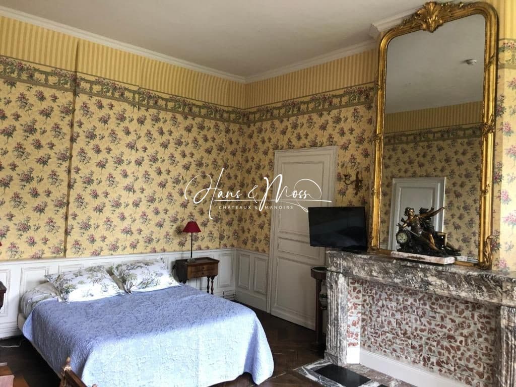 1700 Castle With 18 Bedrooms And 1250 Sqm Of Space 3