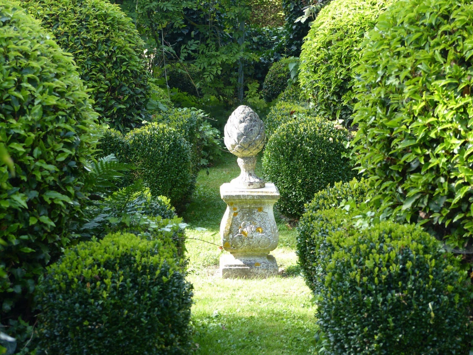 Charming Restored Rectory With Garden And Swimming Pool 3