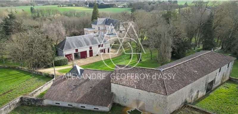 Authentic 19th Century Castle With Expansive Grounds And Guest Accommodations 3