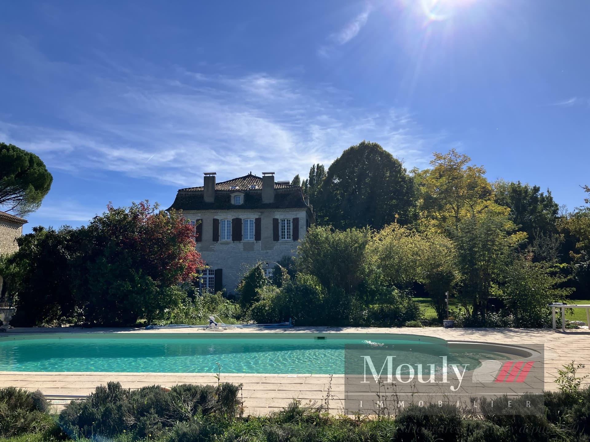Historic Castle with 6 Bedrooms and Scenic Views 5