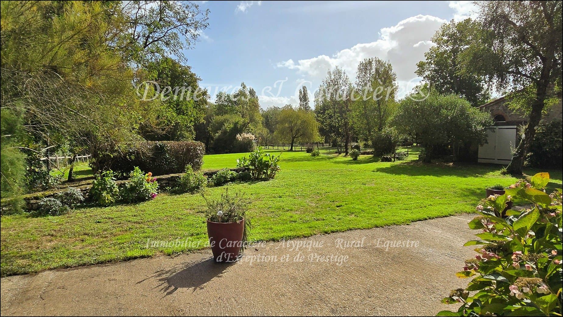 Charming 1730 House on 1.2 Hectare with Outbuildings 5