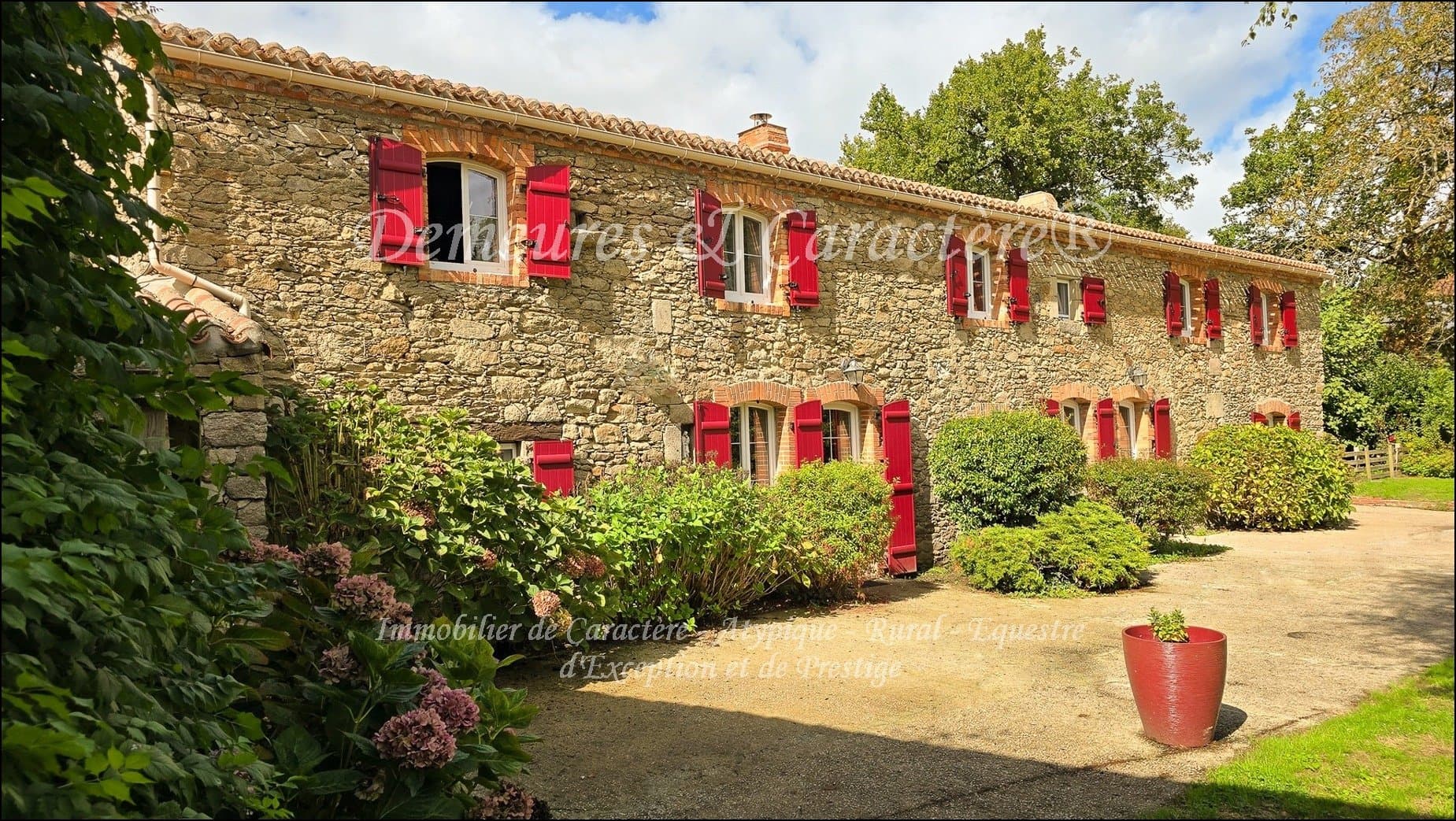 Charming 1730 House on 1.2 Hectare with Outbuildings 3