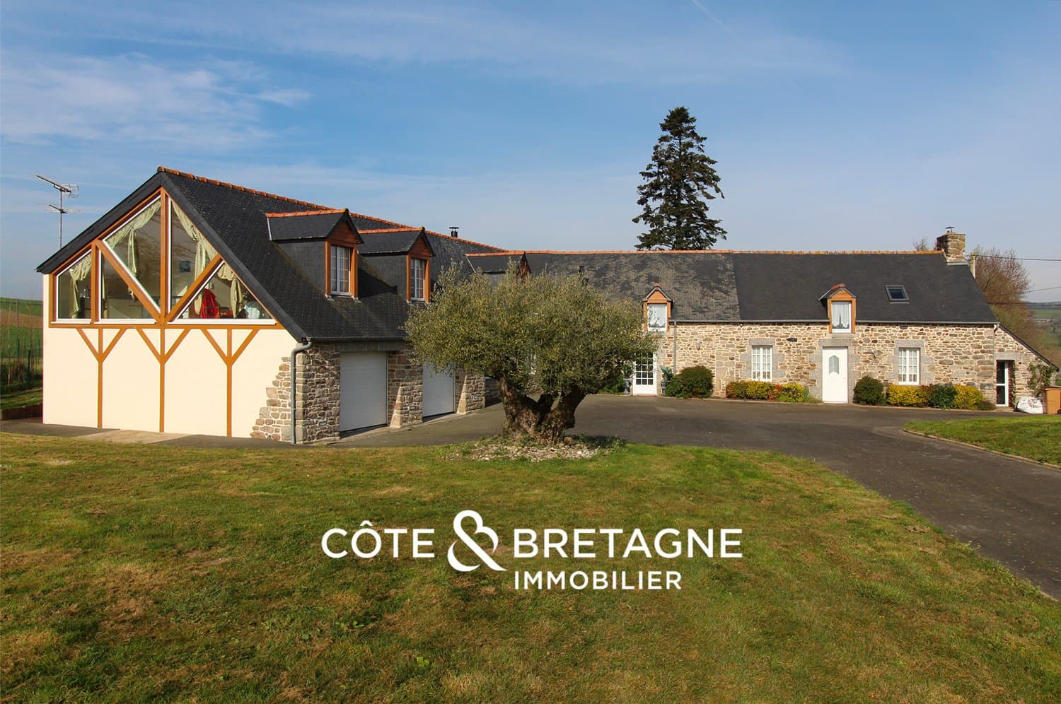 Beautifully Renovated Stone Mansion with Independent Apartment and Vast Garden
