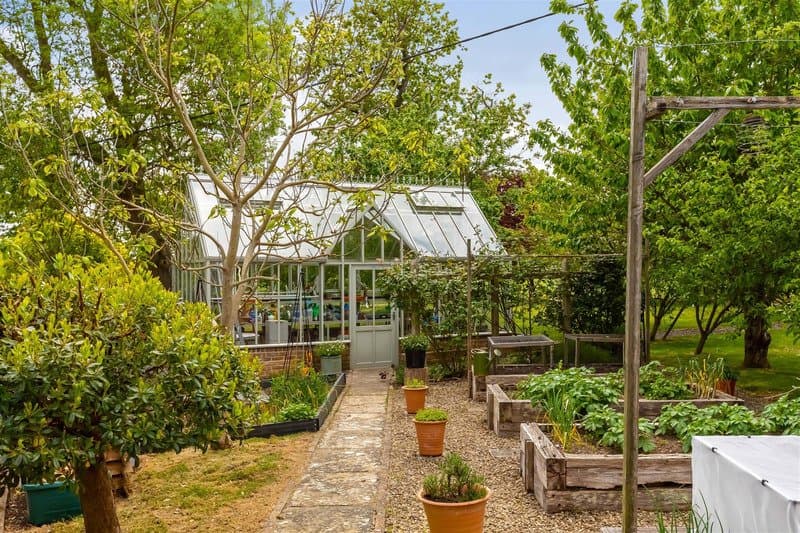 Remarkable Oak-Framed Residence in the Heart of South Downs National Park 3