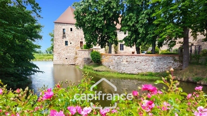 Exceptional Castle With 1.5 Hectare Park And Swimming Pool 4