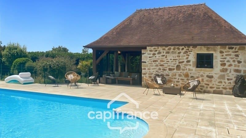 Exceptional Castle With 1.5 Hectare Park And Swimming Pool 5