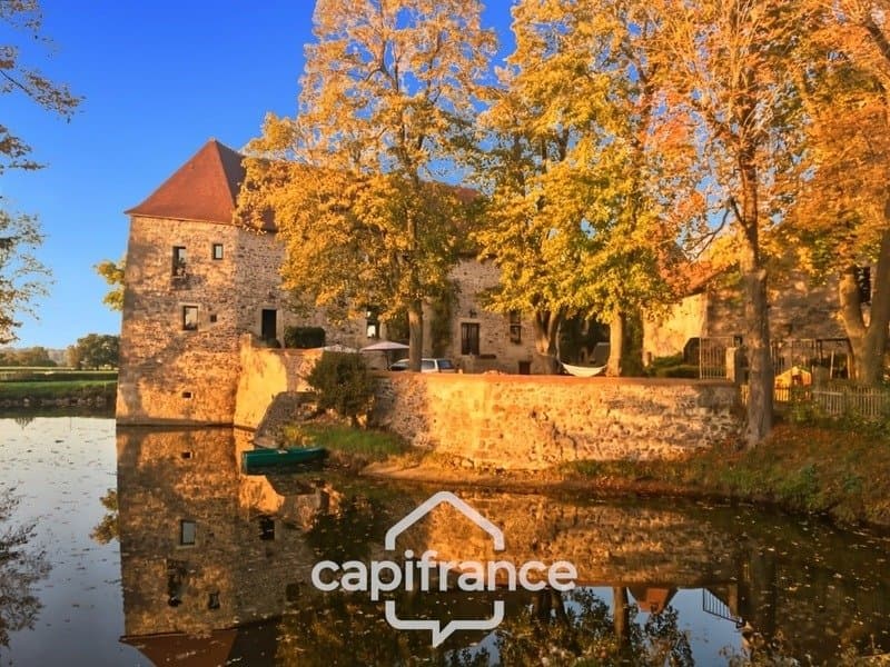 Exceptional Castle With 1.5 Hectare Park And Swimming Pool 2