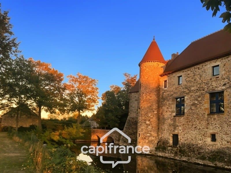 Exceptional Castle With 1.5 Hectare Park And Swimming Pool 5