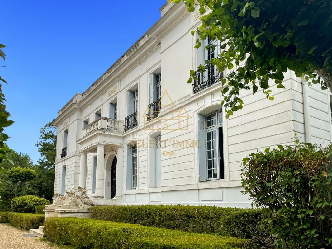 Spacious Castle With 6 Bedrooms And Balcony 3