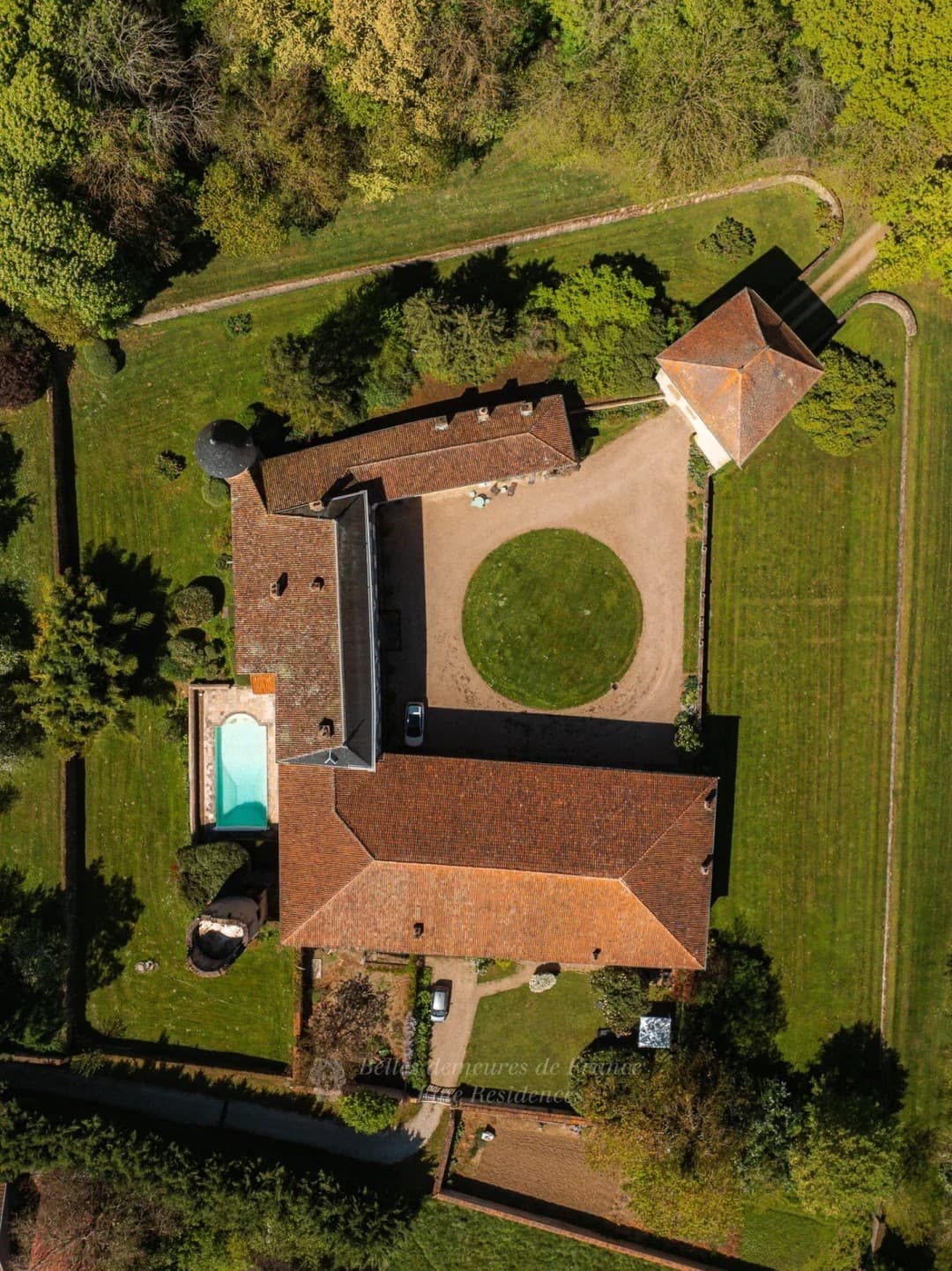 Historic 14th Century Château With 6 Bedrooms And 6 Hectares Of Park 3