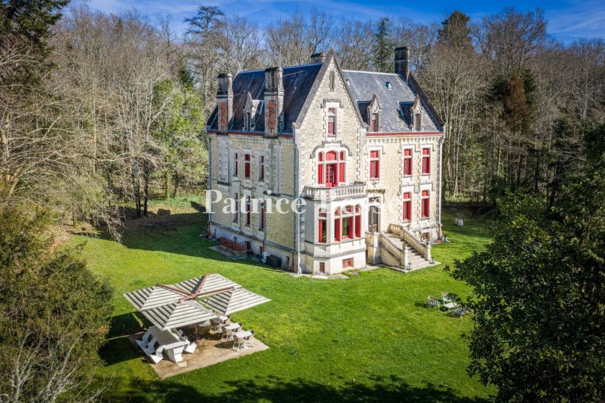 19th Century Manor With Expansive Grounds And Horse Riding Facilities — in Centre-Val de Loire, France