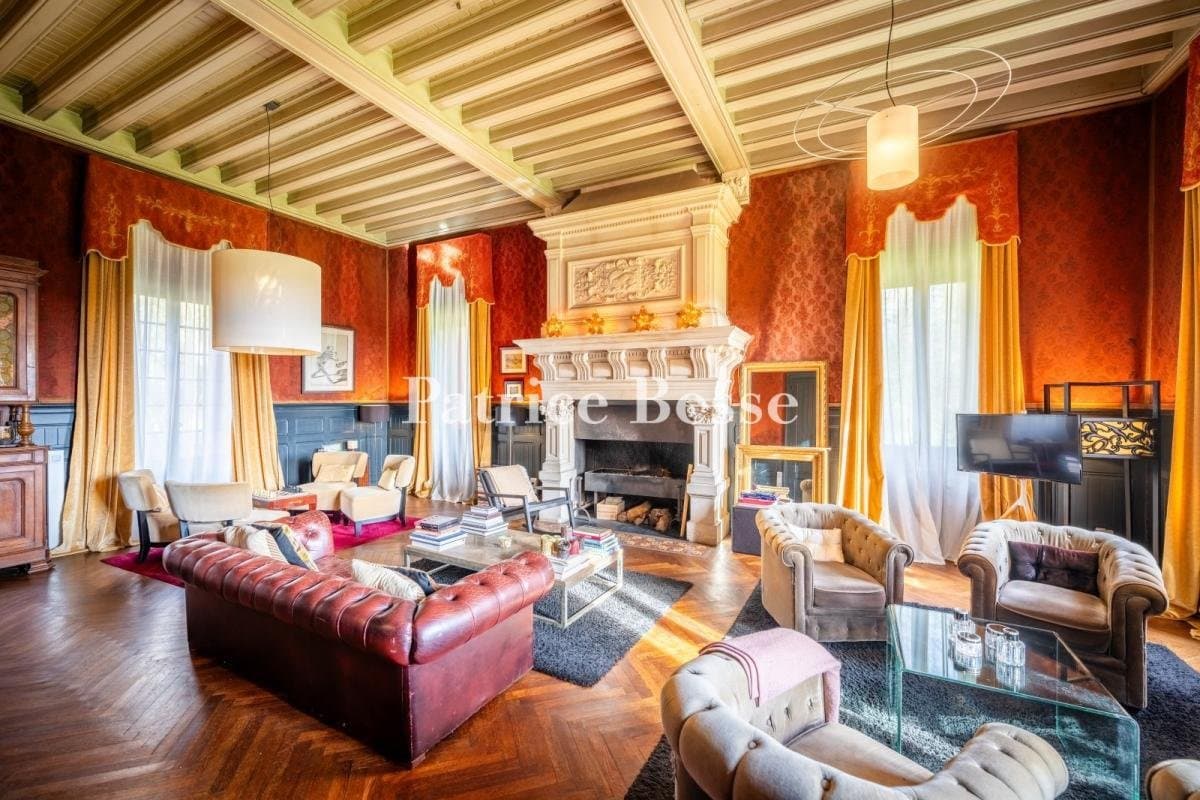 19th Century Manor With Expansive Grounds And Horse Riding Facilities 4