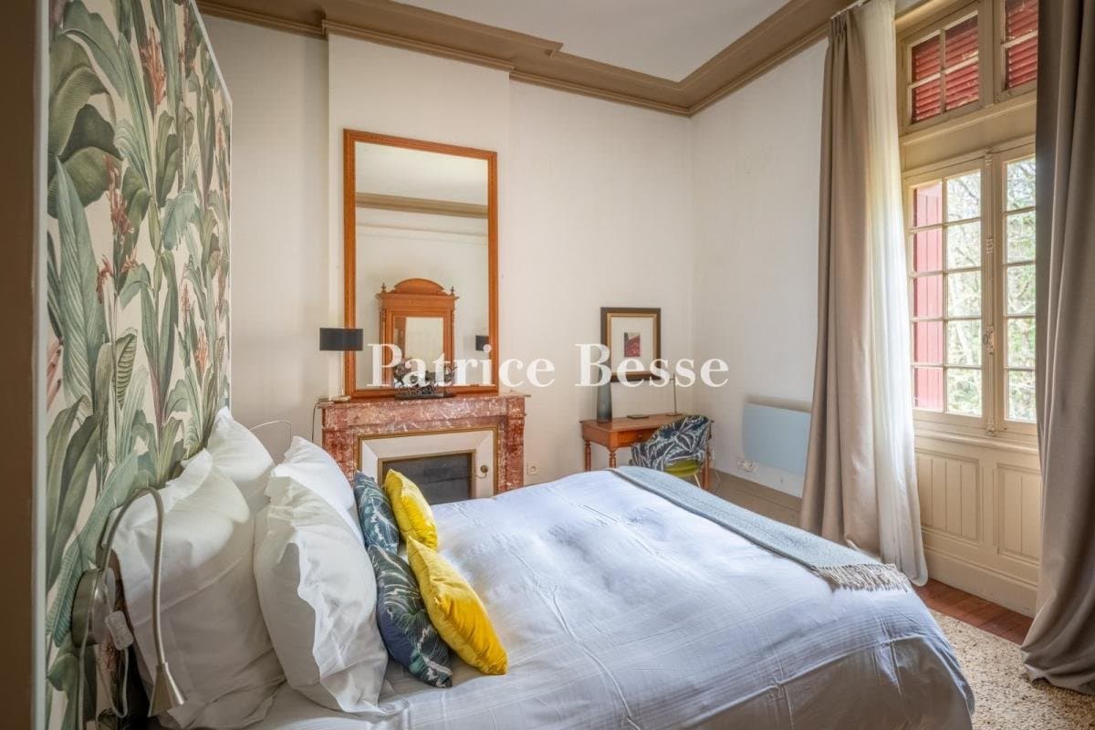 19th Century Manor With Expansive Grounds And Horse Riding Facilities 5