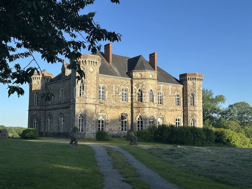 Stunning Château With Outbuildings Set In 11 Hectares Of Tranquil Parkland — Château for sale in Vendée, France