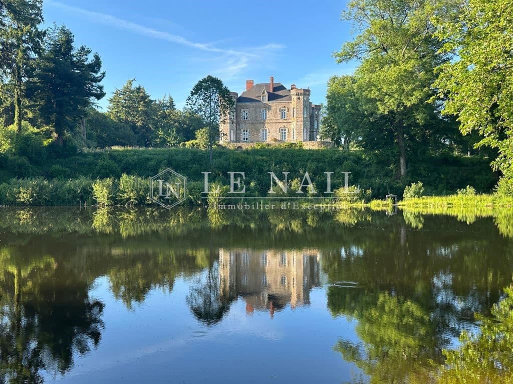 Stunning Château With Outbuildings Set In 11 Hectares Of Tranquil Parkland 2