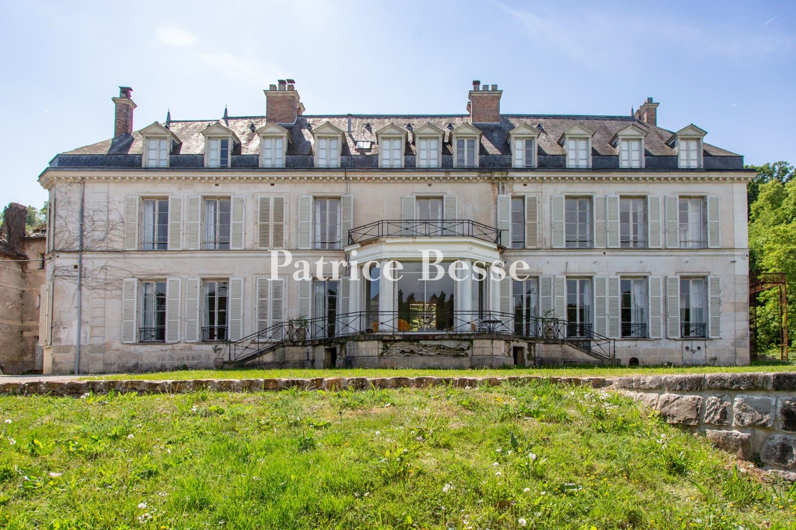Castle 1000 Sqm With 14 Bedrooms