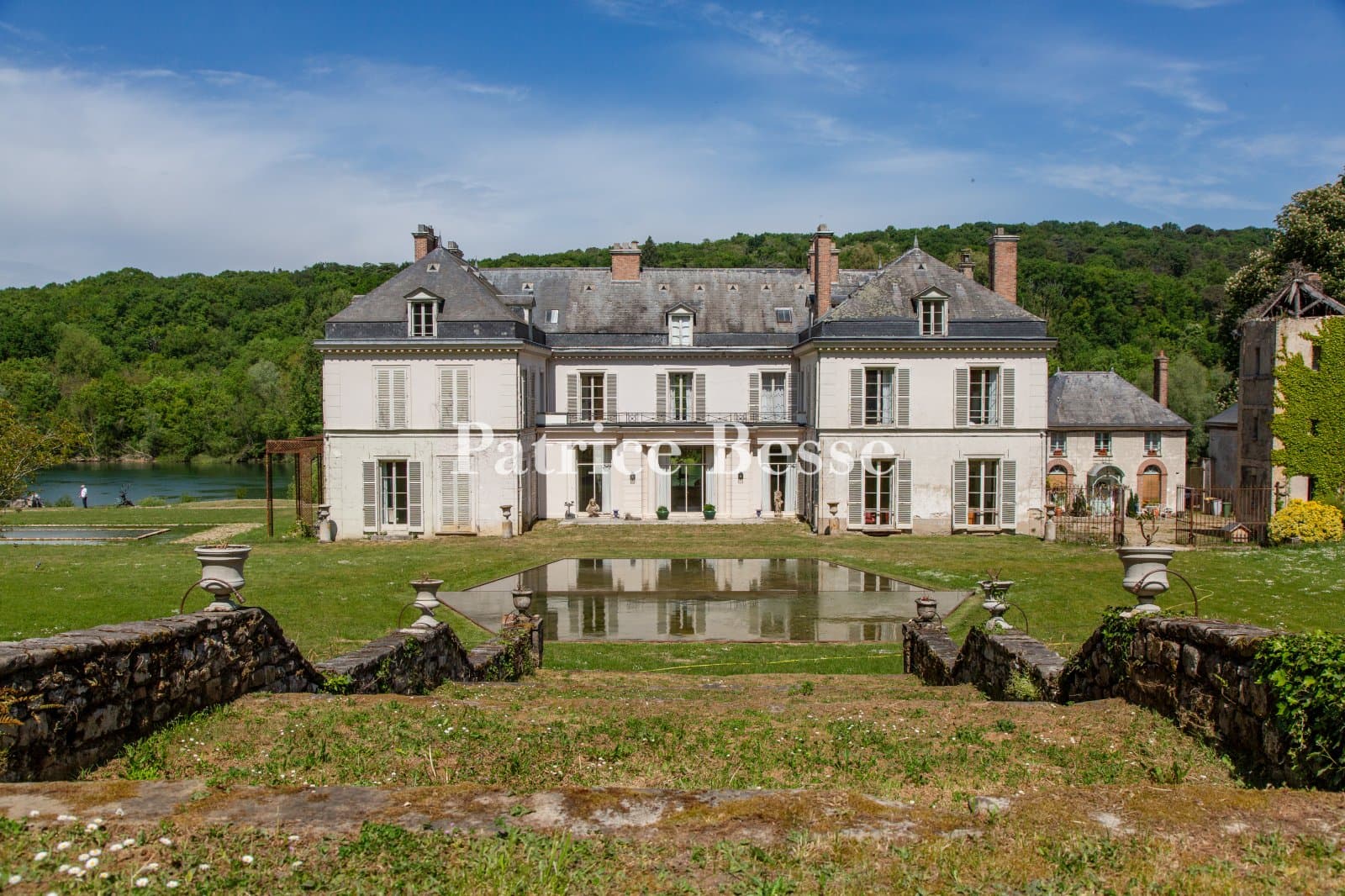 Castle 1000 Sqm With 14 Bedrooms 2