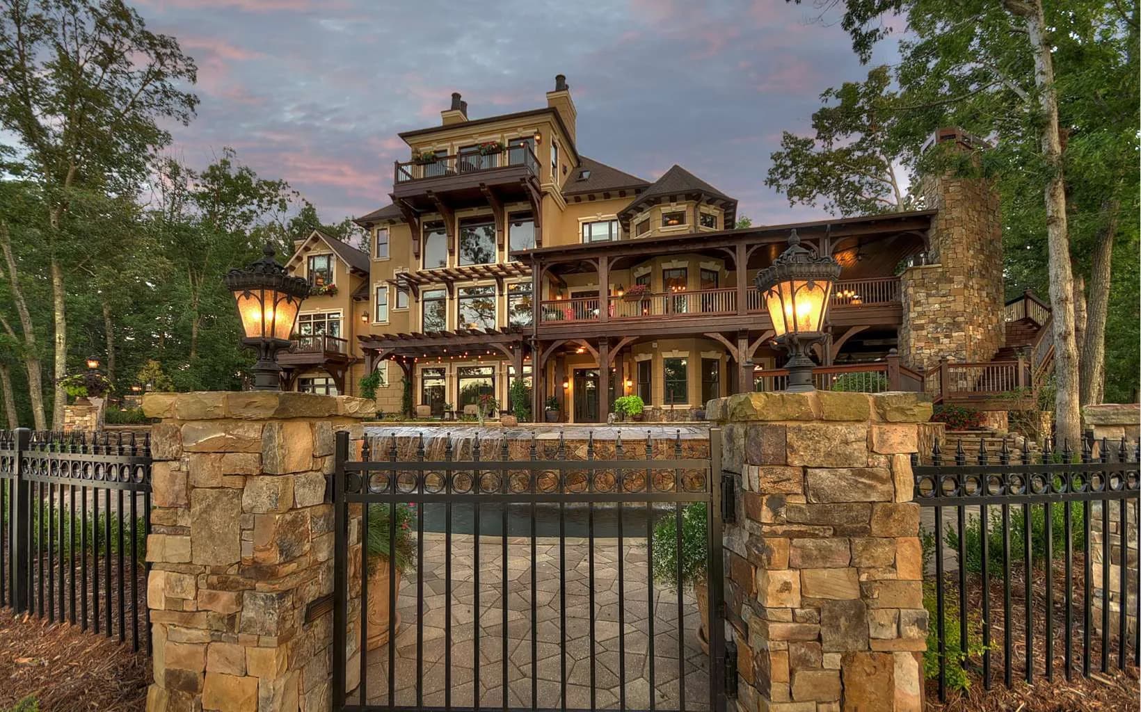 Luxury Lakefront Single Family Home with Pool and Entertainment Spaces 2