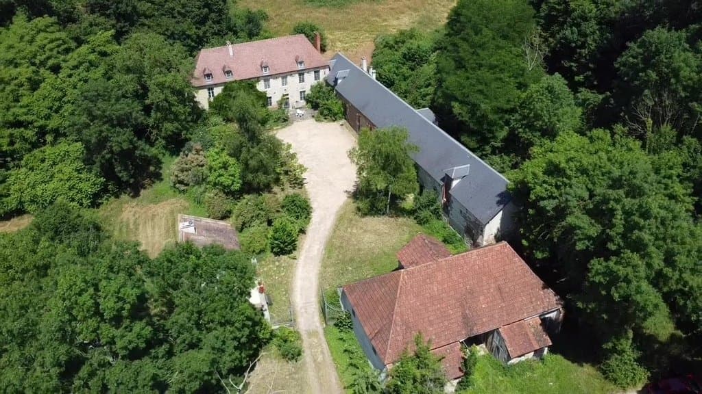 Charming 17th And 18th Century Manor With Gîte And Indoor Pool 3