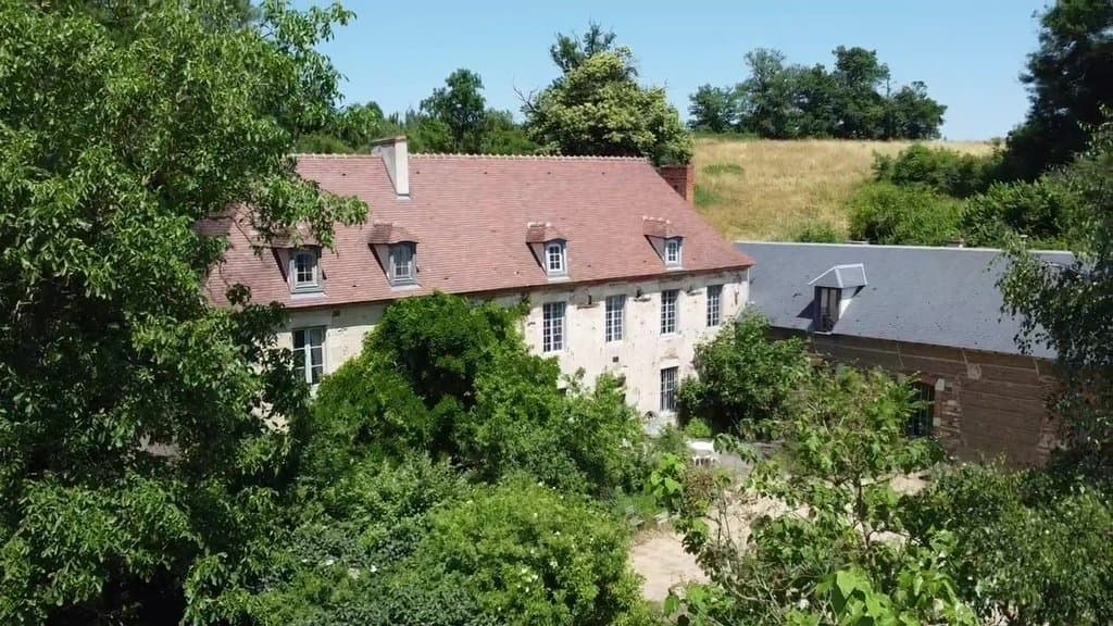 Charming 17th And 18th Century Manor With Gîte And Indoor Pool 4
