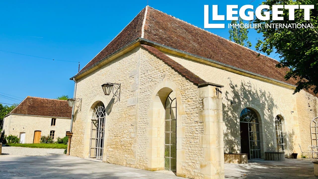 Elegant 17th Century Château With Expansive Grounds And Wedding Venue Potential 2