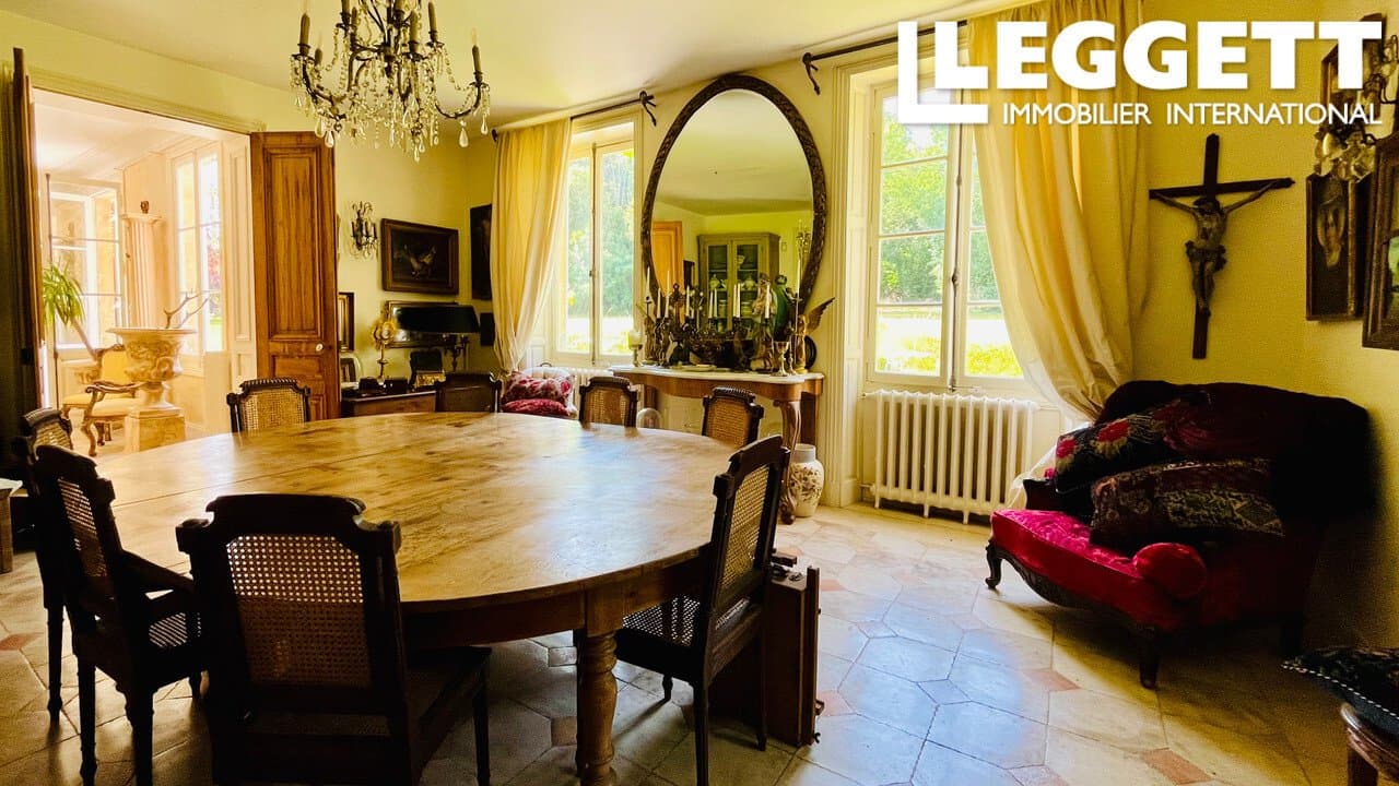 Elegant 17th Century Château With Expansive Grounds And Wedding Venue Potential 4