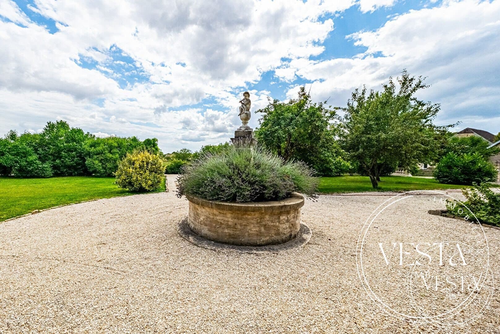 Historic 17th Century Château de Gemeaux with Expansive Living Space 4
