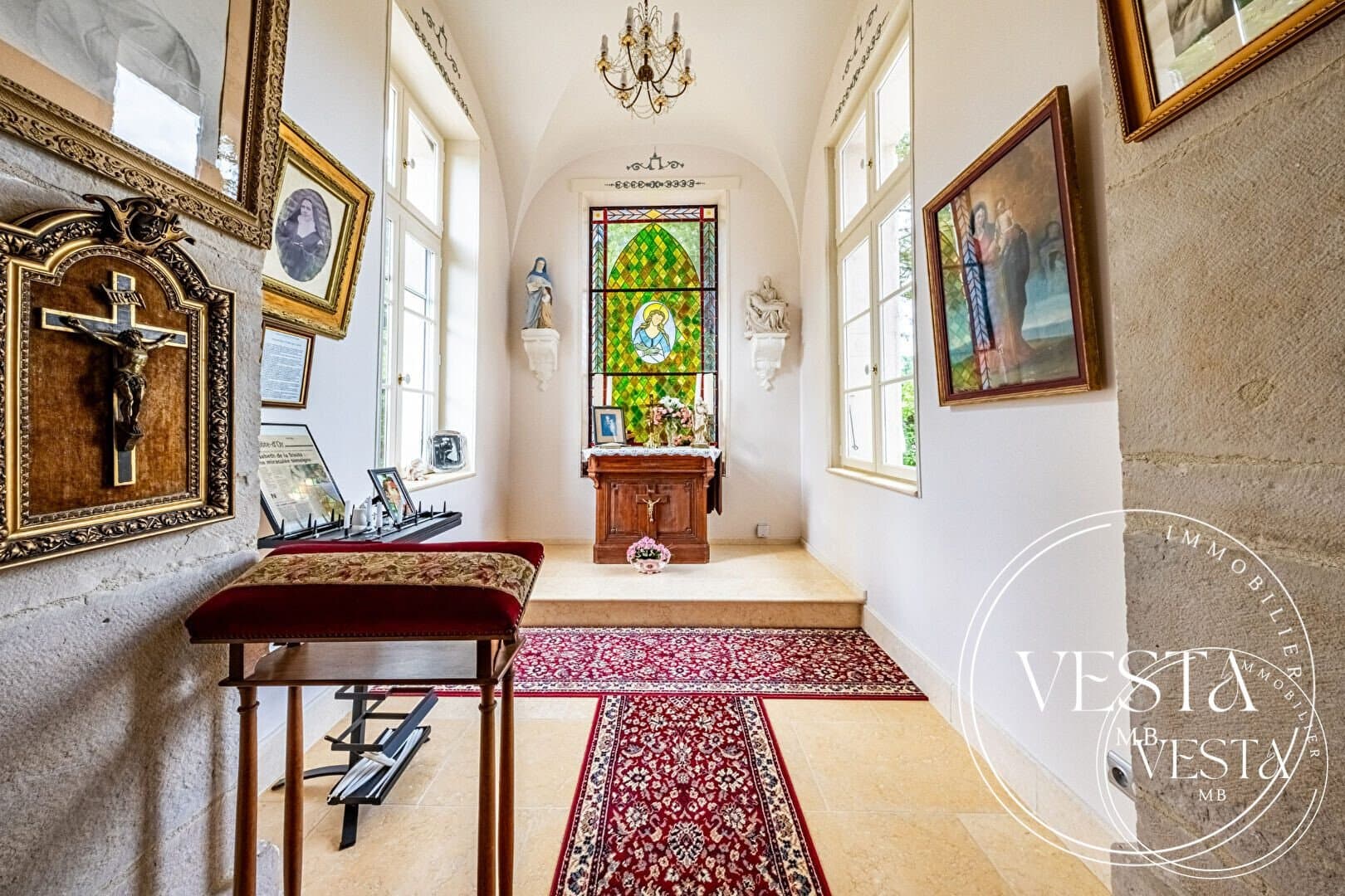 Castles for sale in Côte-d'Or