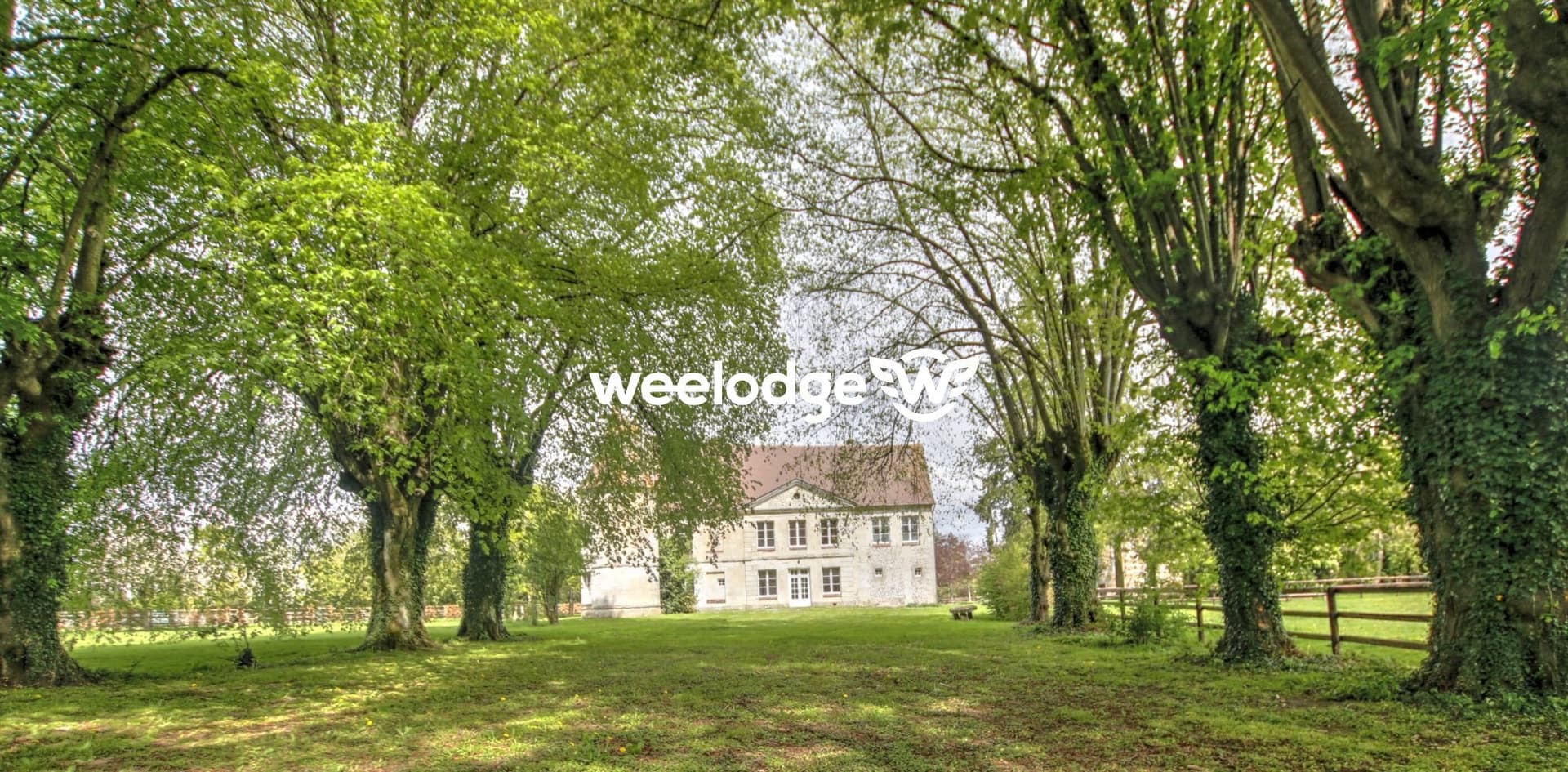 Magnificent 16th-18th Century Château with Pond and Dovecote 4
