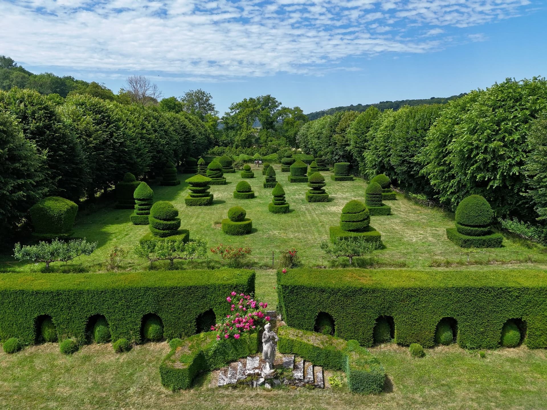 Stunning Renaissance Château With Magnificent Gardens 60 Km From Paris 5