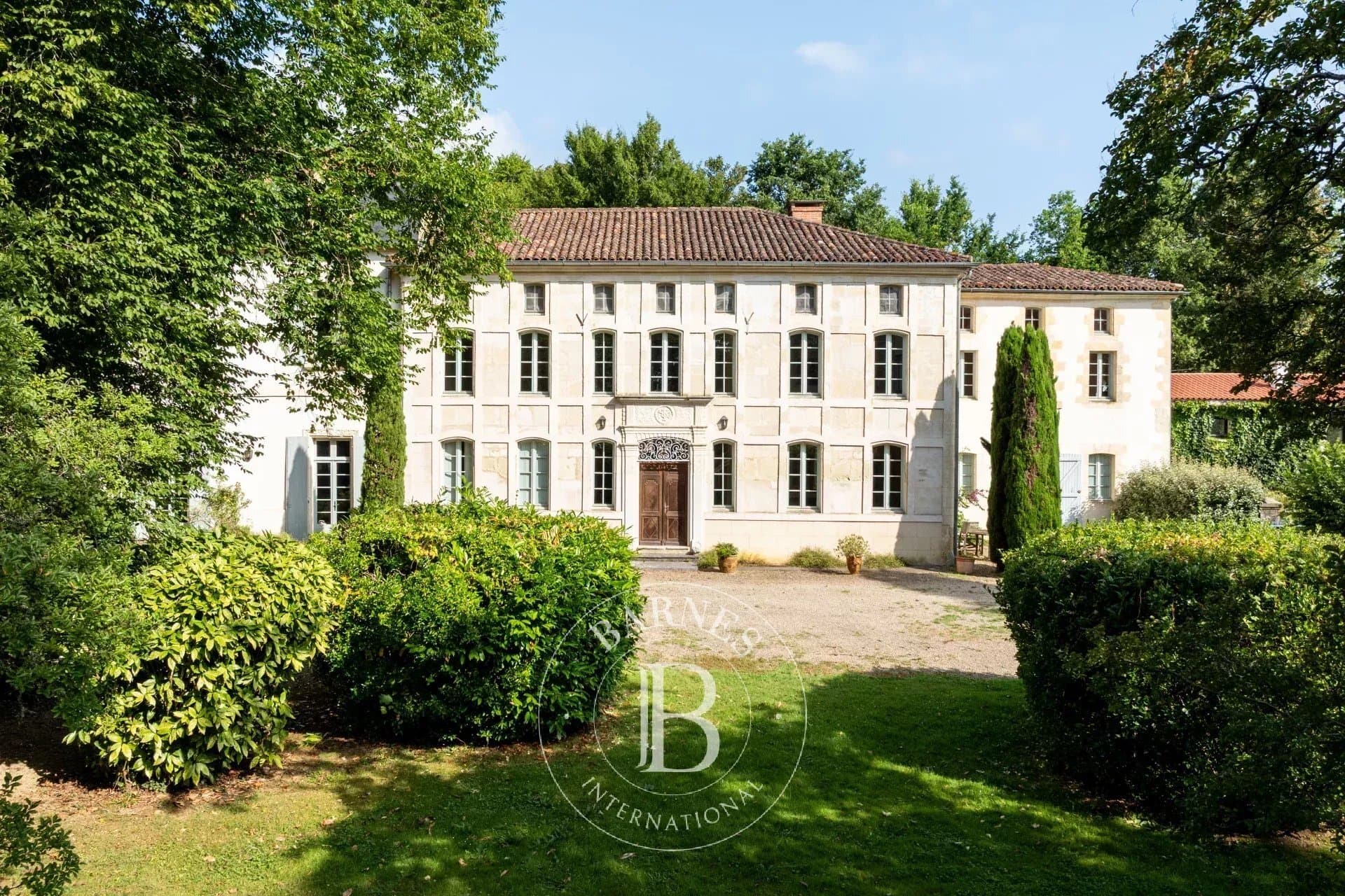 Elegant 19th Century Château With Pool And Parkland