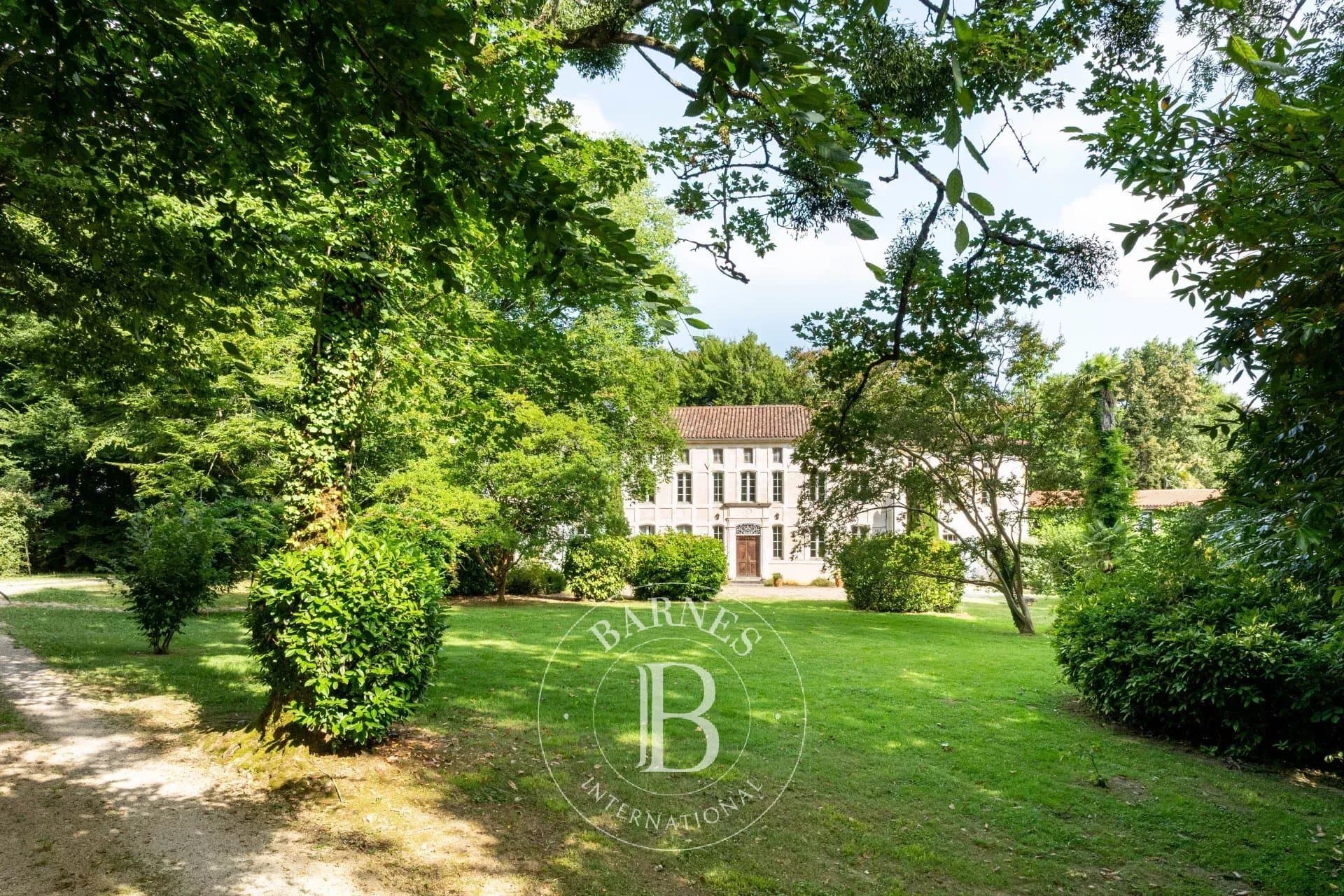 Elegant 19th Century Château With Pool And Parkland 4