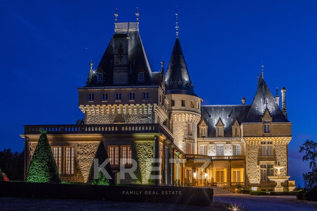 Exceptional Château with Wellness Orangery and Entertainment Facilities 2