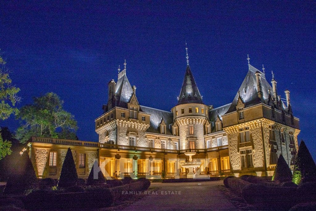Exceptional Château with Wellness Orangery and Entertainment Facilities 3