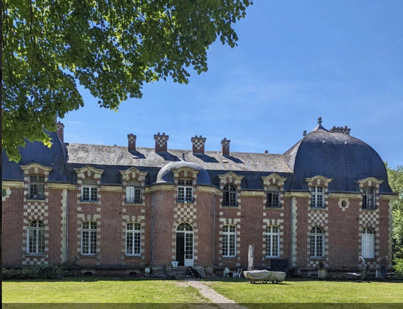 Goyencourt Castle Unique Venue With Private Chapel And Extensive Outdoor Activities 2