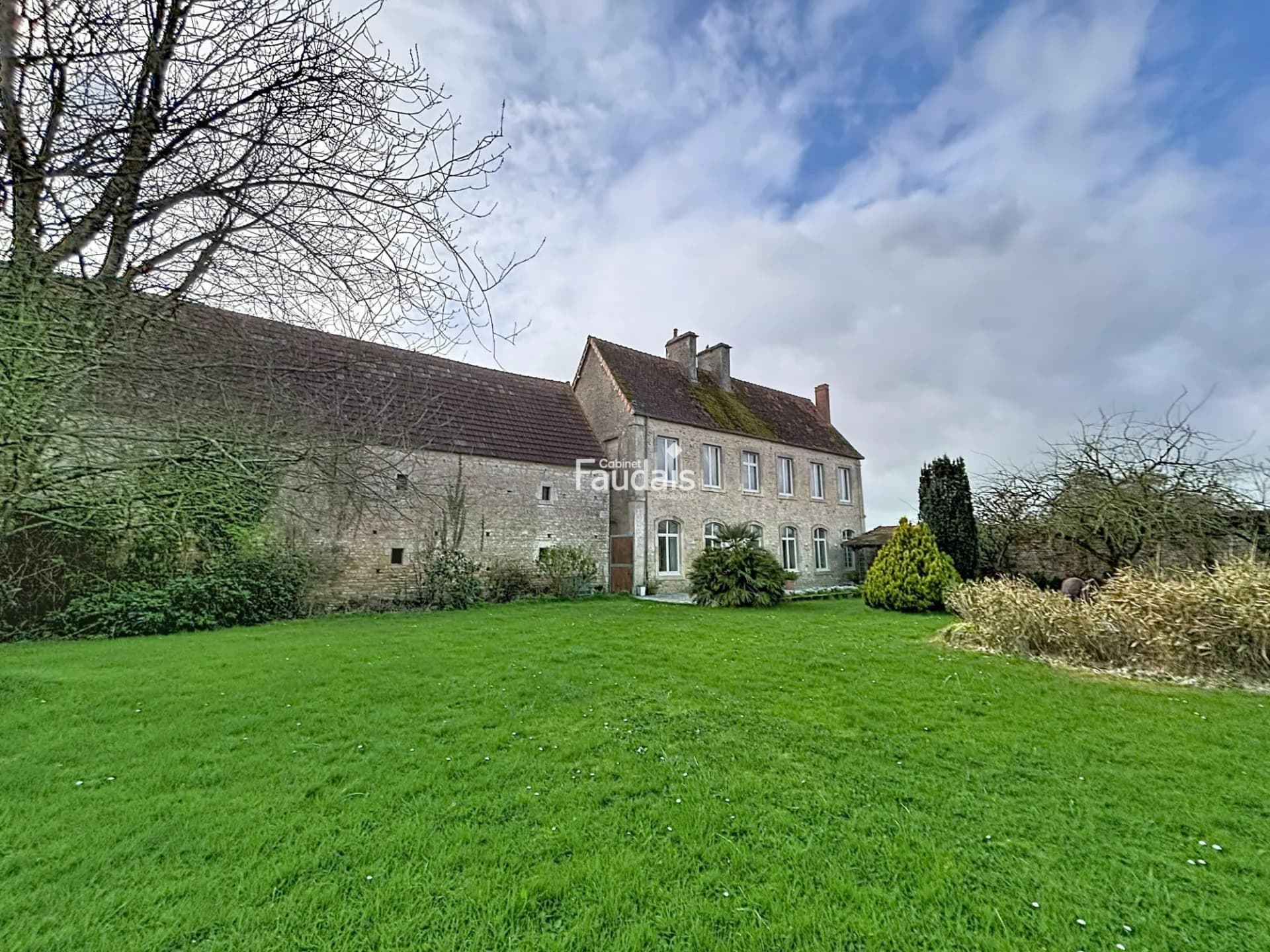 Charming Character Property Ensemble With Equestrian Facilities 3