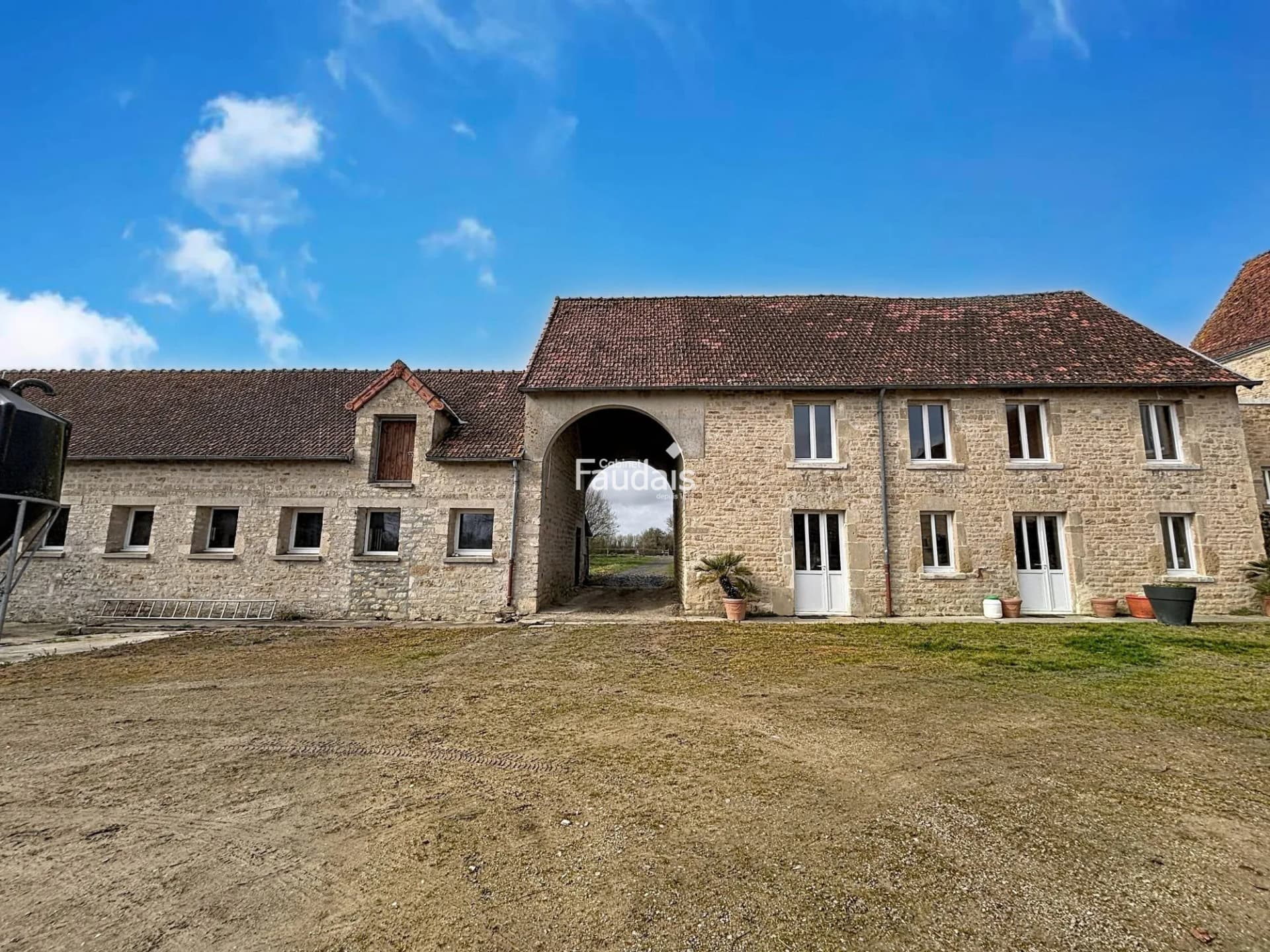 Charming Character Property Ensemble With Equestrian Facilities 5