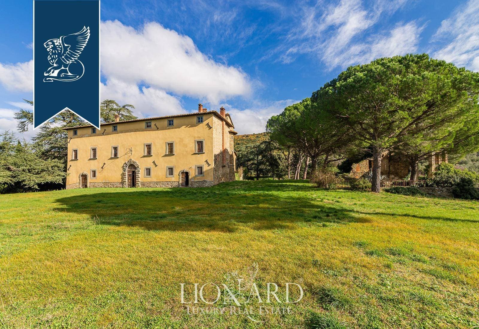 Enchanting Castle in Arezzo — in Arezzo, Tuscany