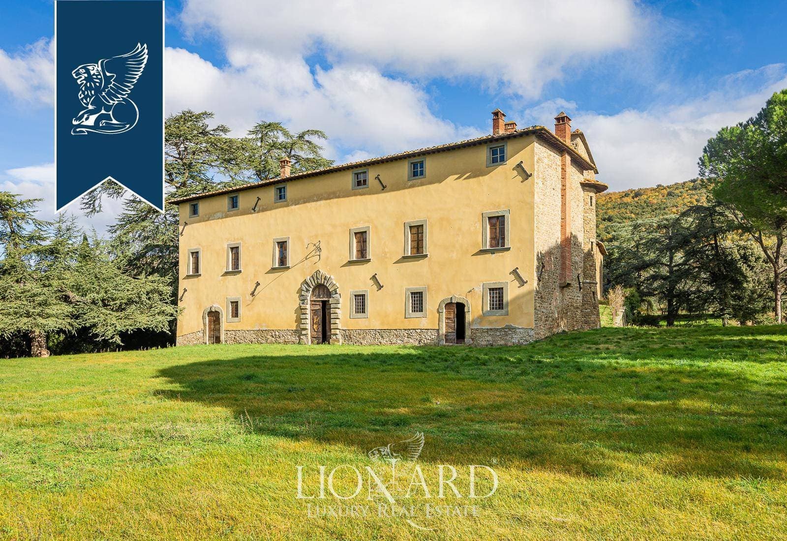 Enchanting Castle in Arezzo 2