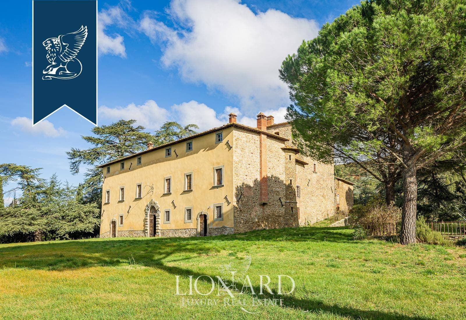 Enchanting Castle in Arezzo 4