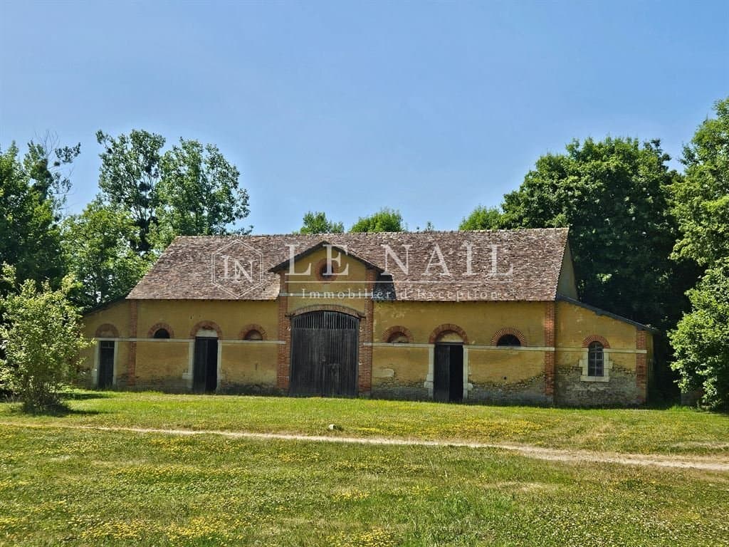 Château With 600 Sqm And 266 Acres Of Beautiful Parkland