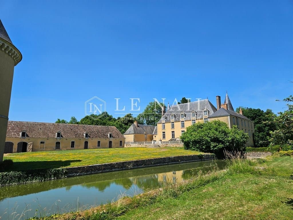 Château With 600 Sqm And 266 Acres Of Beautiful Parkland 3