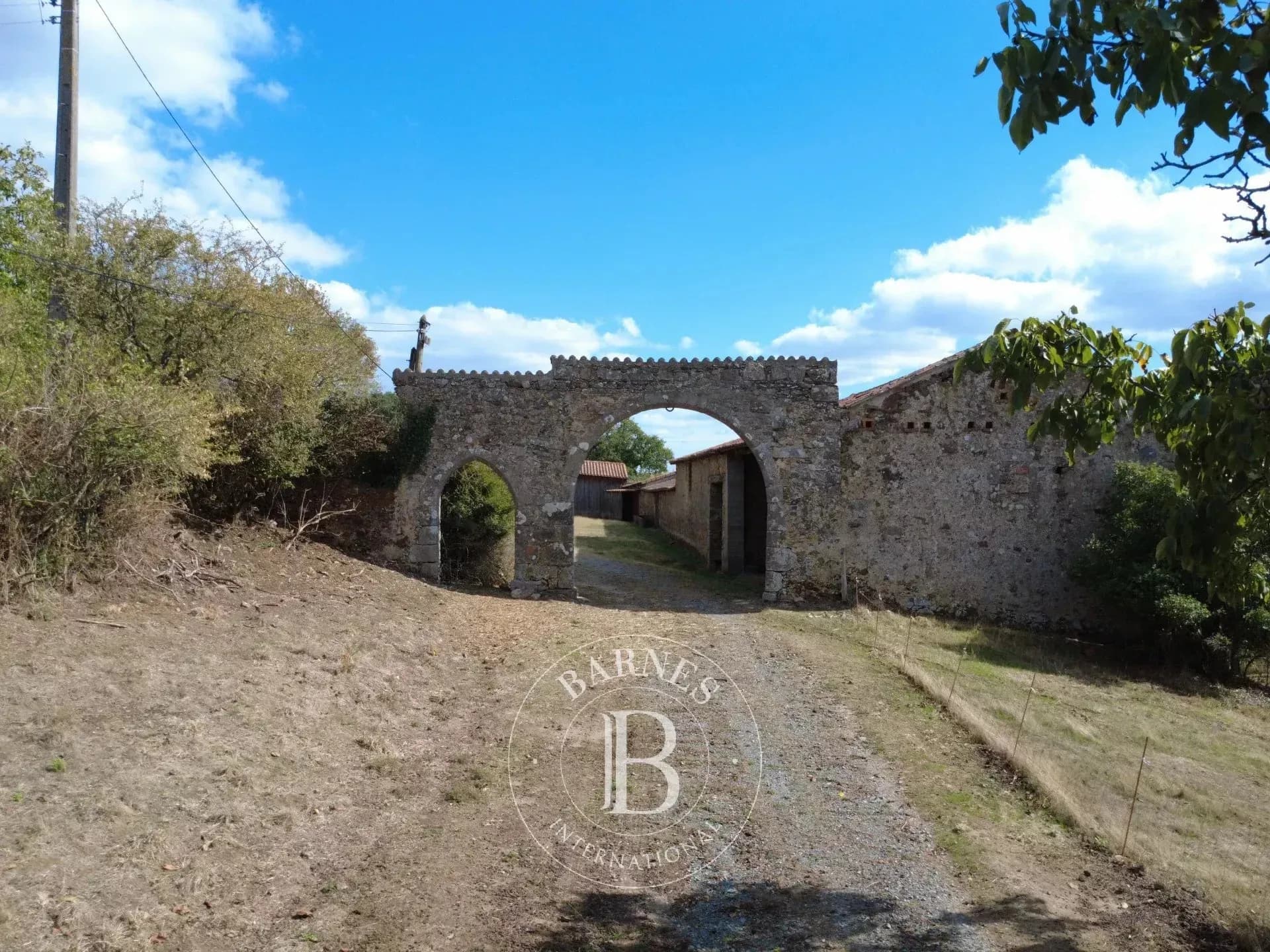 Authentic 15th Century Castle with Breathtaking Views in Vendée 4