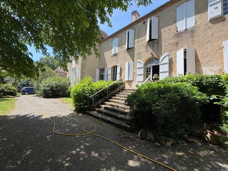 Beautiful 16th-18th Century Château on 45 Hectares with Detached Outbuildings 3