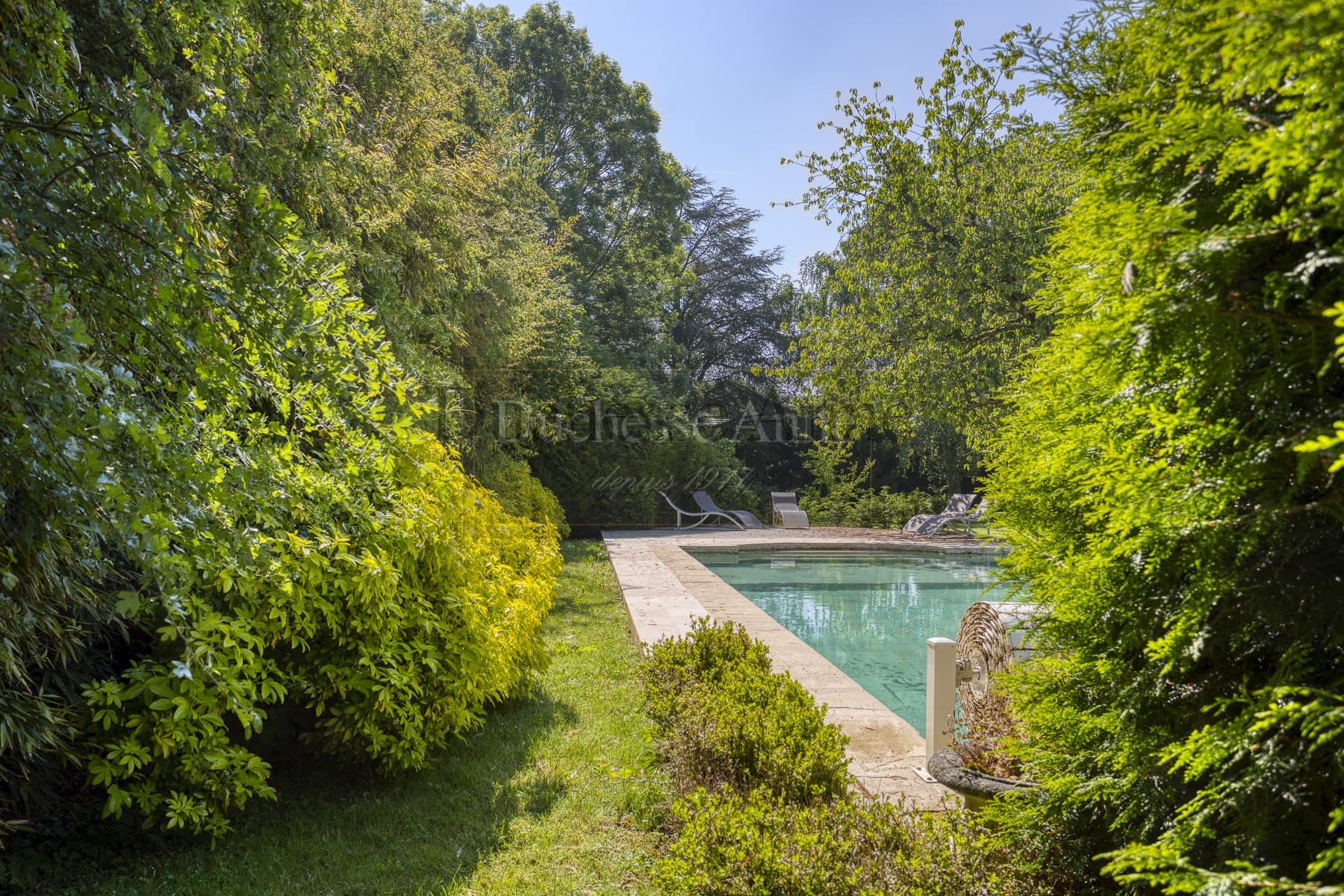 Charming 17th Century Property With Swimming Pool And Landscaped Garden