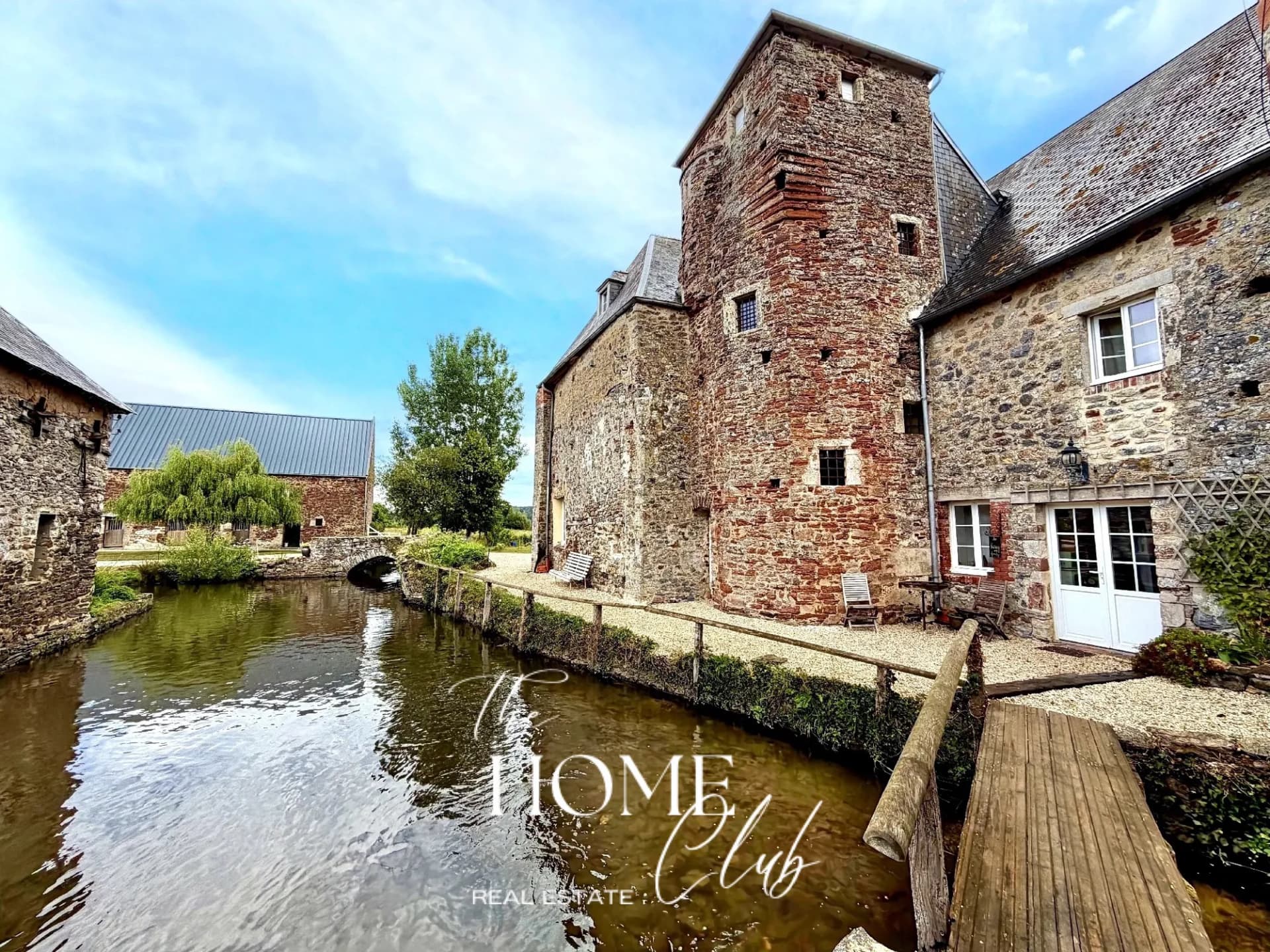 12th Century Property With Guest Cottages And Expansive Park 3