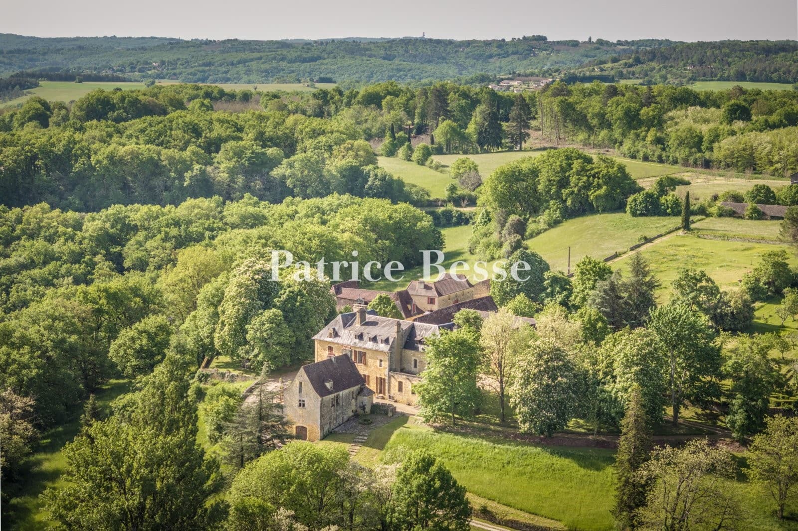 Stunning 17th Century Château With Infinity Pool And Breathtaking Views 3