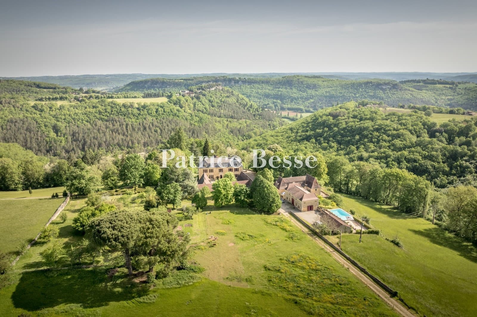 Stunning 17th Century Château With Infinity Pool And Breathtaking Views 5