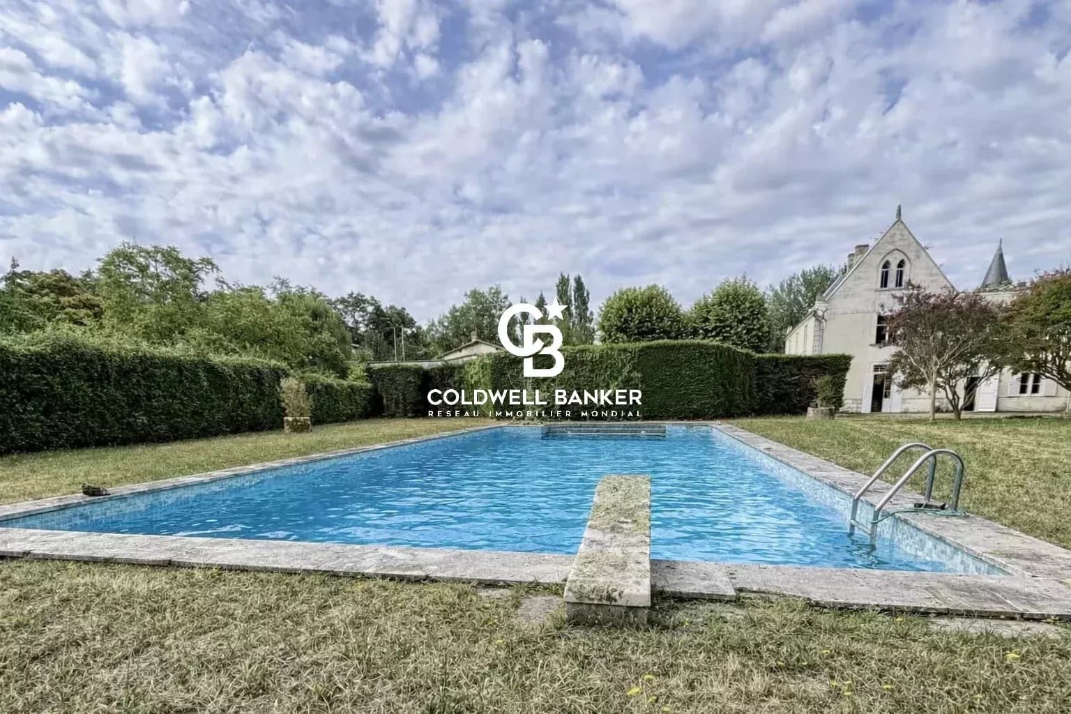 Charming Castle With Six Bedrooms And Swimming Pool 2