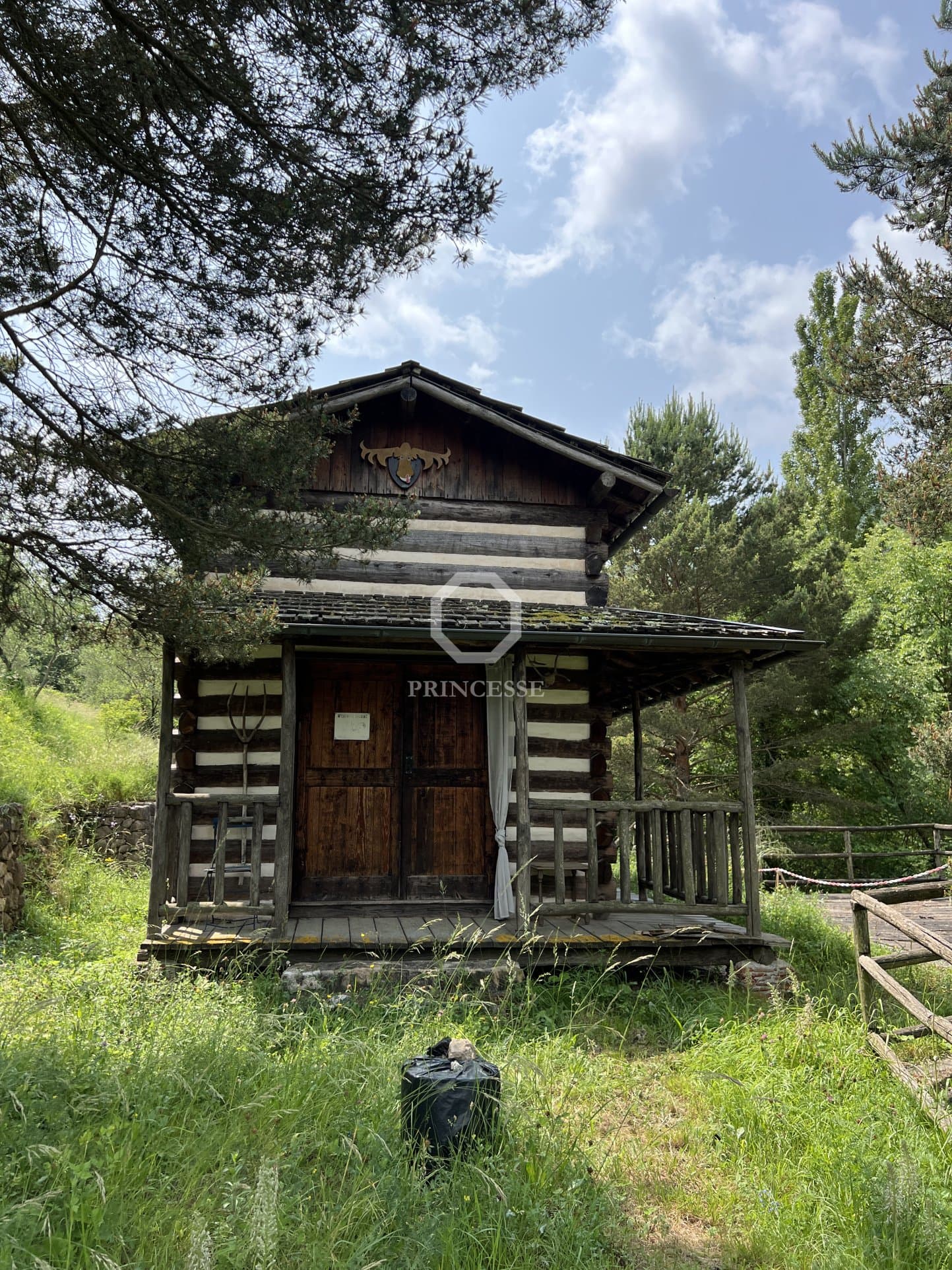 Charming Ranch With Guest Apartment And Horse Accommodation
